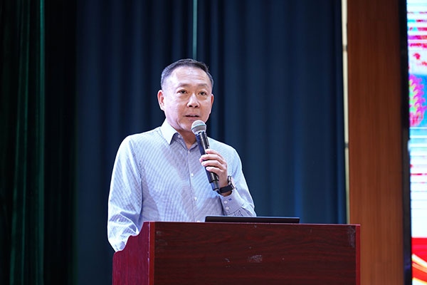 北京大鸞翔宇慈善基金會理事長、周恩來侄外孫沈清講述周恩來的讀書故事。