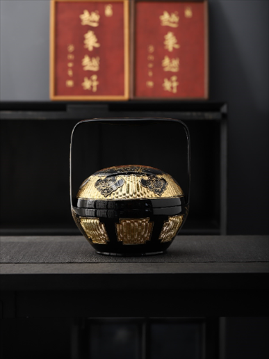 永春漆籃作品《籃犀》。中國美術(shù)館供圖