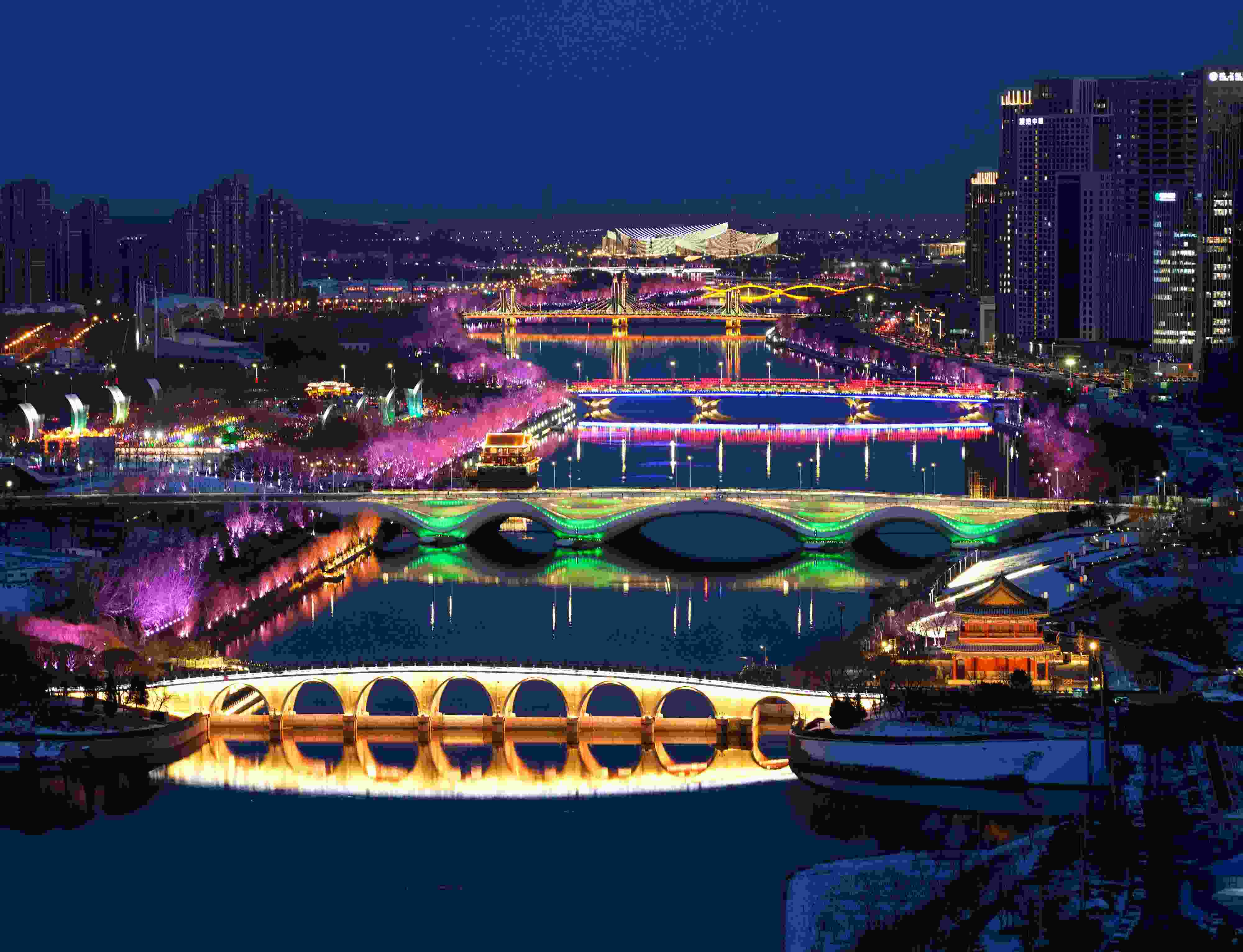 2024年2月22日，京杭大運河北京通州段夜景。