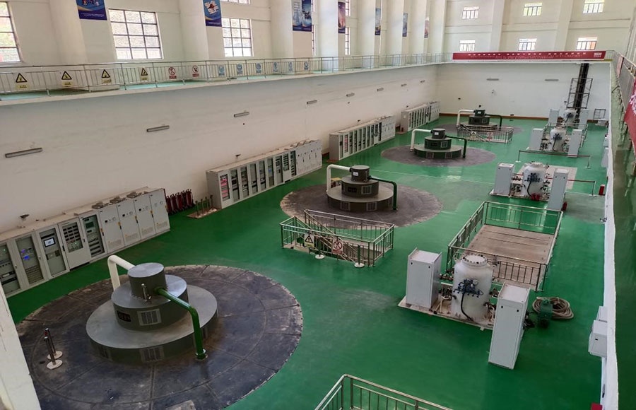 剛果（金）布桑加水電站四臺發(fā)電機組。中鐵資源集團(tuán)供圖