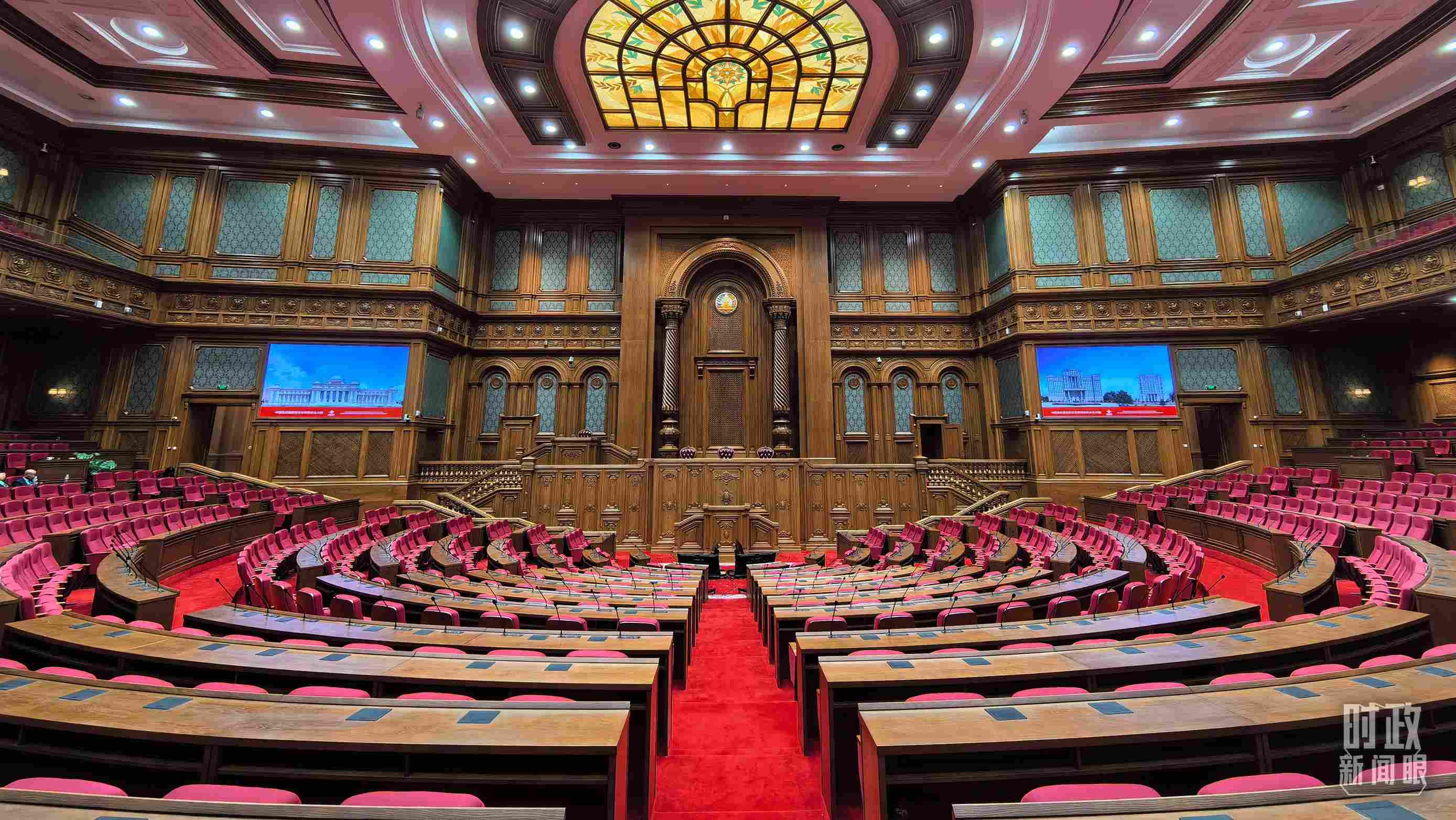 △中方援建塔議會(huì)大樓內(nèi)的聯(lián)席議會(huì)廳。（總臺(tái)央視記者陸泓宇拍攝）