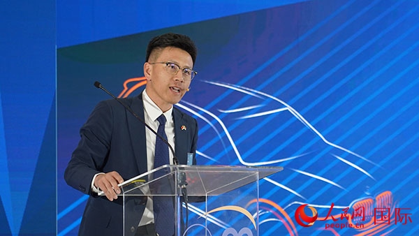 延鋒彼歐南非公司總經(jīng)理張鑫致辭。人民網(wǎng) 張茜攝