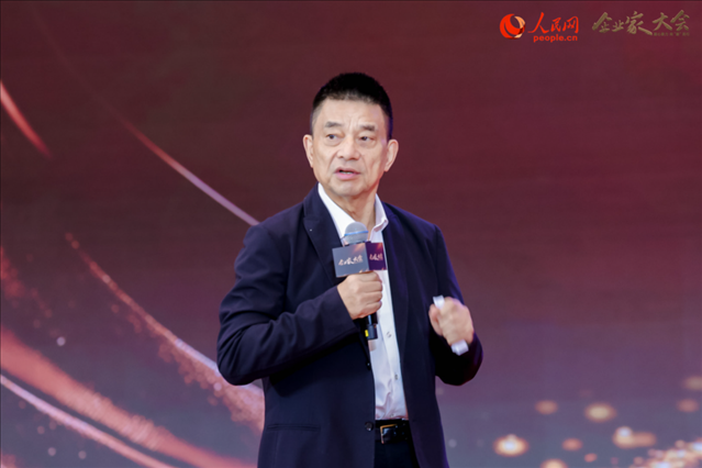 全國政協(xié)委員、新希望集團(tuán)董事長劉永好。人民網(wǎng)記者 許維娜攝