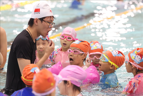 今年8月，杭州青少年活動中心與共青團(tuán)杭州市濱江區(qū)委聯(lián)合主辦2024年“小候鳥”體育夏令營 杭州青少年活動中心供圖