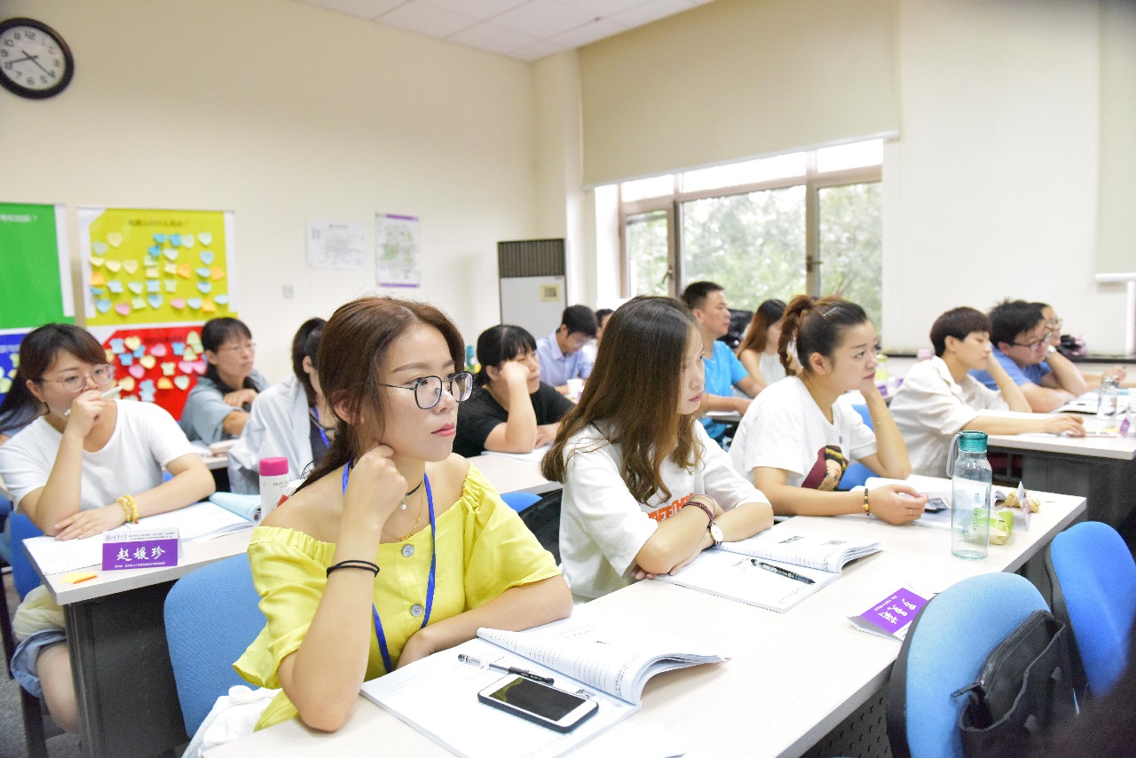 2018年8月，浦江縣實驗小學(xué)教育集團(tuán)、浦陽二小教育集團(tuán)組織骨干教師到清華大學(xué)研學(xué)（資料圖片）