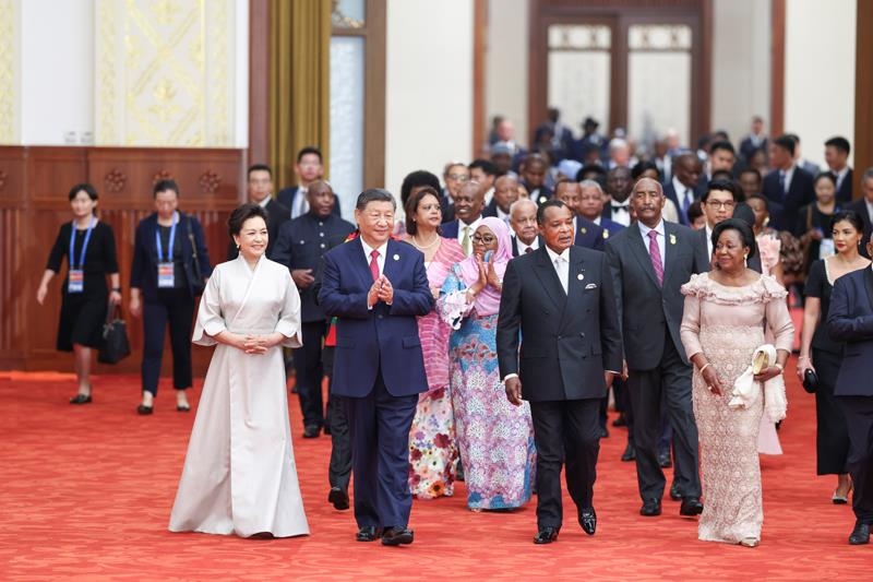 2024年9月4日晚，習(xí)近平主席和夫人彭麗媛在北京人民大會(huì)堂舉行宴會(huì)，歡迎來華出席中非合作論壇北京峰會(huì)的非方及國(guó)際貴賓。