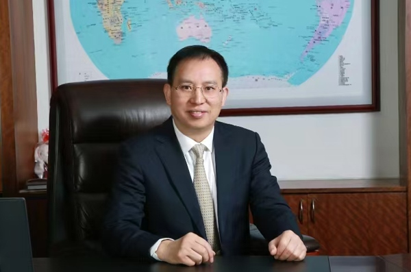 交通銀行黨委委員、副行長周萬阜接受人民網(wǎng)記者采訪。受訪者供圖