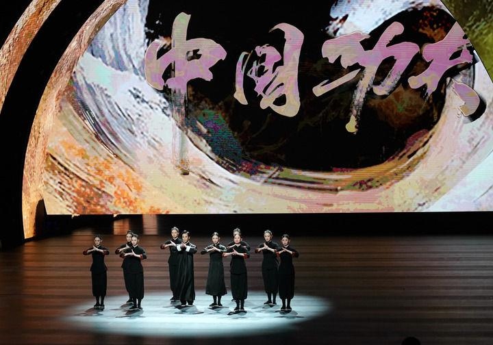 2024年9月19日，演職人員在北京文化論壇專場文藝演出中表演舞劇《詠春》。