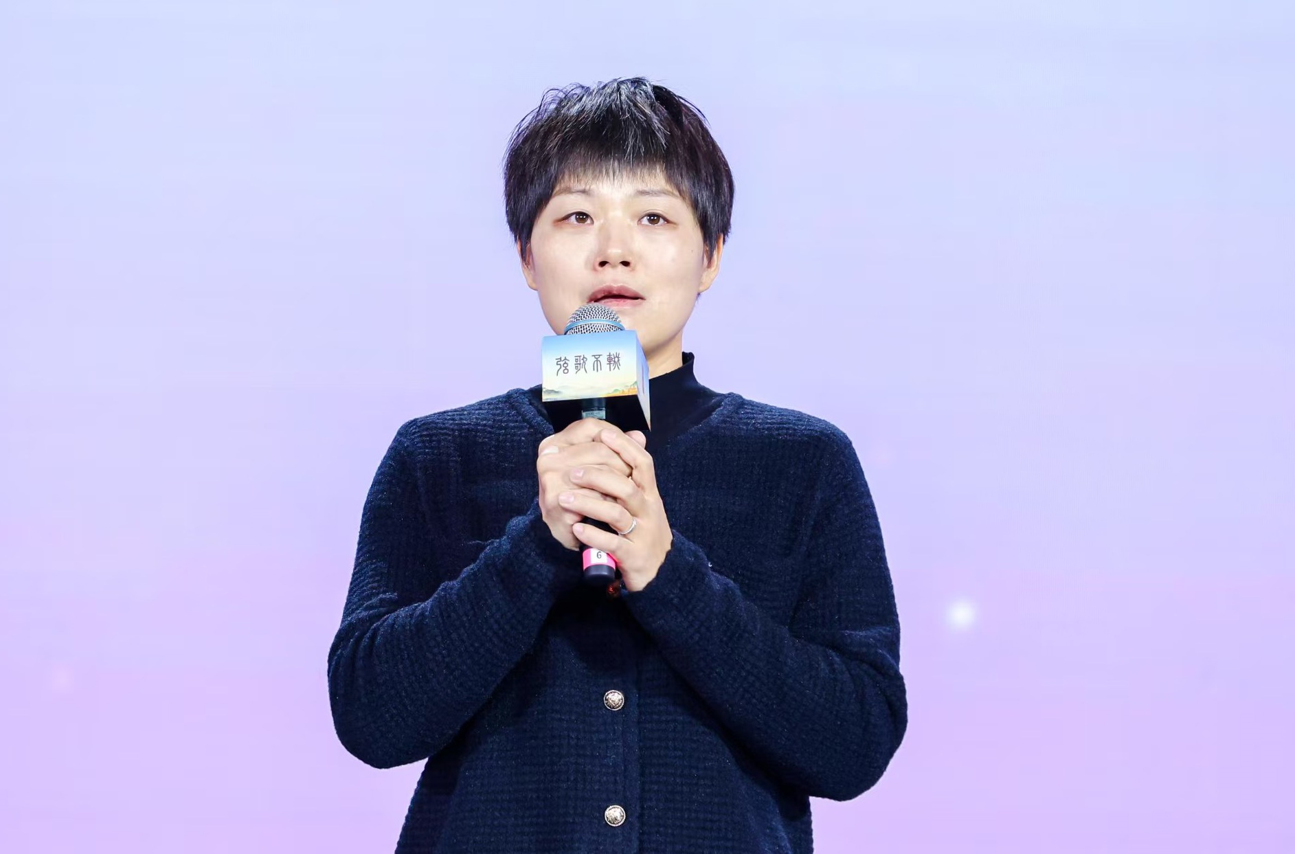 “中國好人”欒留偉妻子薛巧艷。人民視頻供圖。