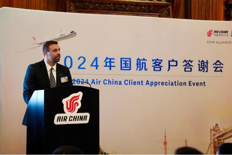 英國48家集團俱樂部主席杰克·佩里發(fā)表致辭。吳若鳴攝
