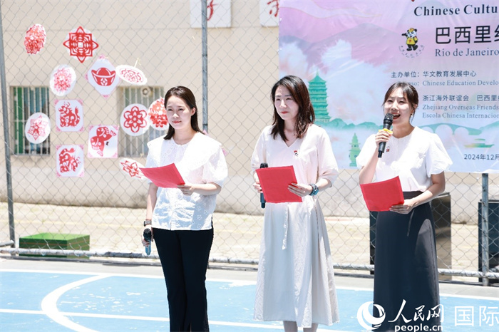 詩(shī)歌朗誦《我的南方和北方》表達(dá)了對(duì)祖國(guó)家鄉(xiāng)大好河山的熱愛。人民網(wǎng)記者 陳海琪攝