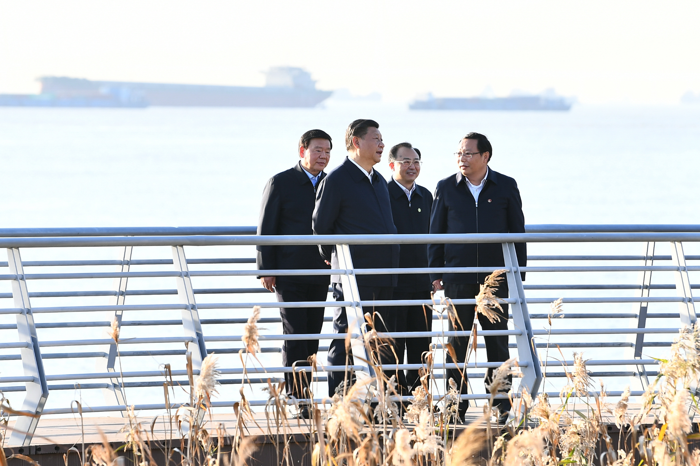 2020年11月12日，習(xí)近平總書記在江蘇南通五山地區(qū)濱江片區(qū)考察。