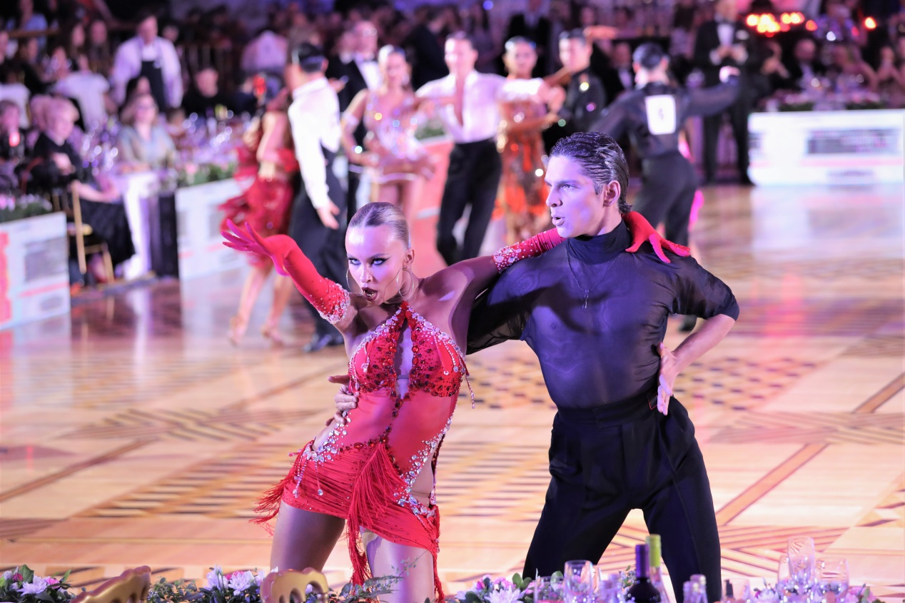 第七屆“克里姆林宮杯”國標(biāo)舞錦標(biāo)賽現(xiàn)場。于子恒攝