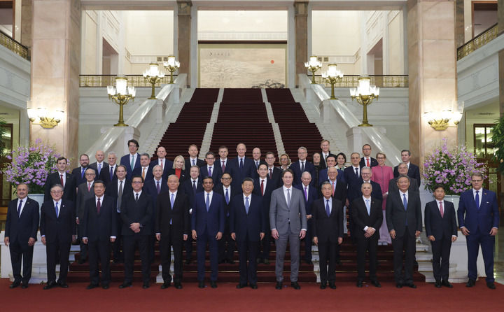 3月28日上午，國(guó)家主席習(xí)近平在北京人民大會(huì)堂會(huì)見國(guó)際工商界代表。新華社記者 丁林 攝