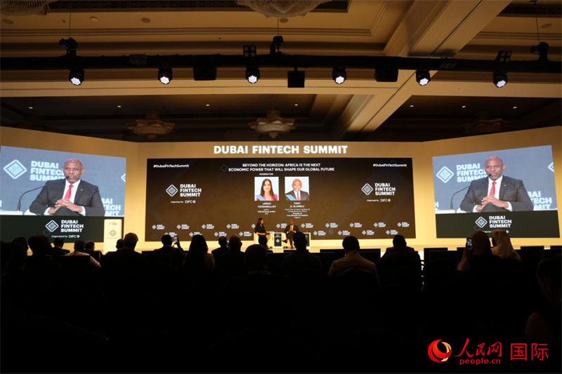 2025迪拜金融科技峰會(huì)期間舉行的對(duì)話活動(dòng)。人民網(wǎng)記者 張志文攝