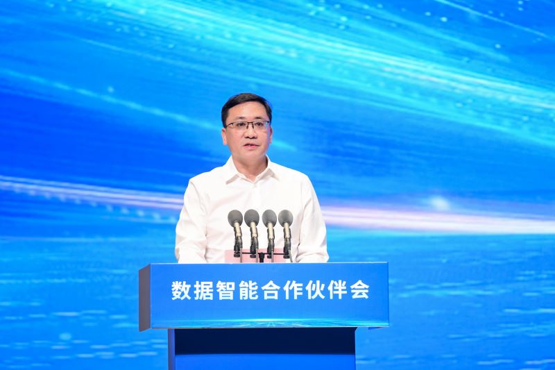 圖為河南省人民政府國有資產(chǎn)監(jiān)督管理委員會(huì)黨委委員、副主任李海峰。
