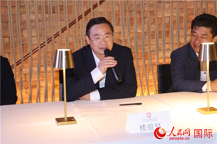 浙江省麗水市海外聯(lián)誼會(huì)會(huì)長(zhǎng)樓瑯堅(jiān)在座談會(huì)上致辭。 人民網(wǎng)記者 時(shí)元皓攝