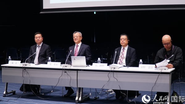 與會(huì)專家熱切交流。人民網(wǎng) 蔣曉辰攝