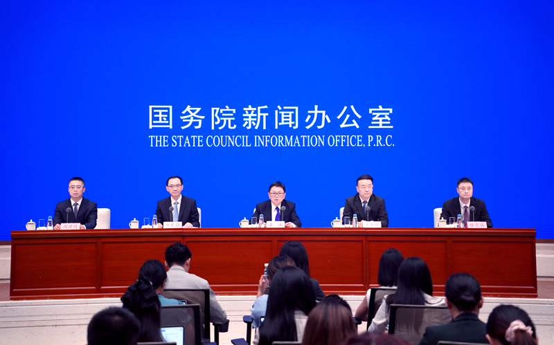 國新辦舉行新聞發(fā)布會(huì)+介紹第二十五屆中國國際投資貿(mào)易洽談會(huì)有關(guān)情況XxjpsgC007298_20250826_PEPFN0A001.jpg